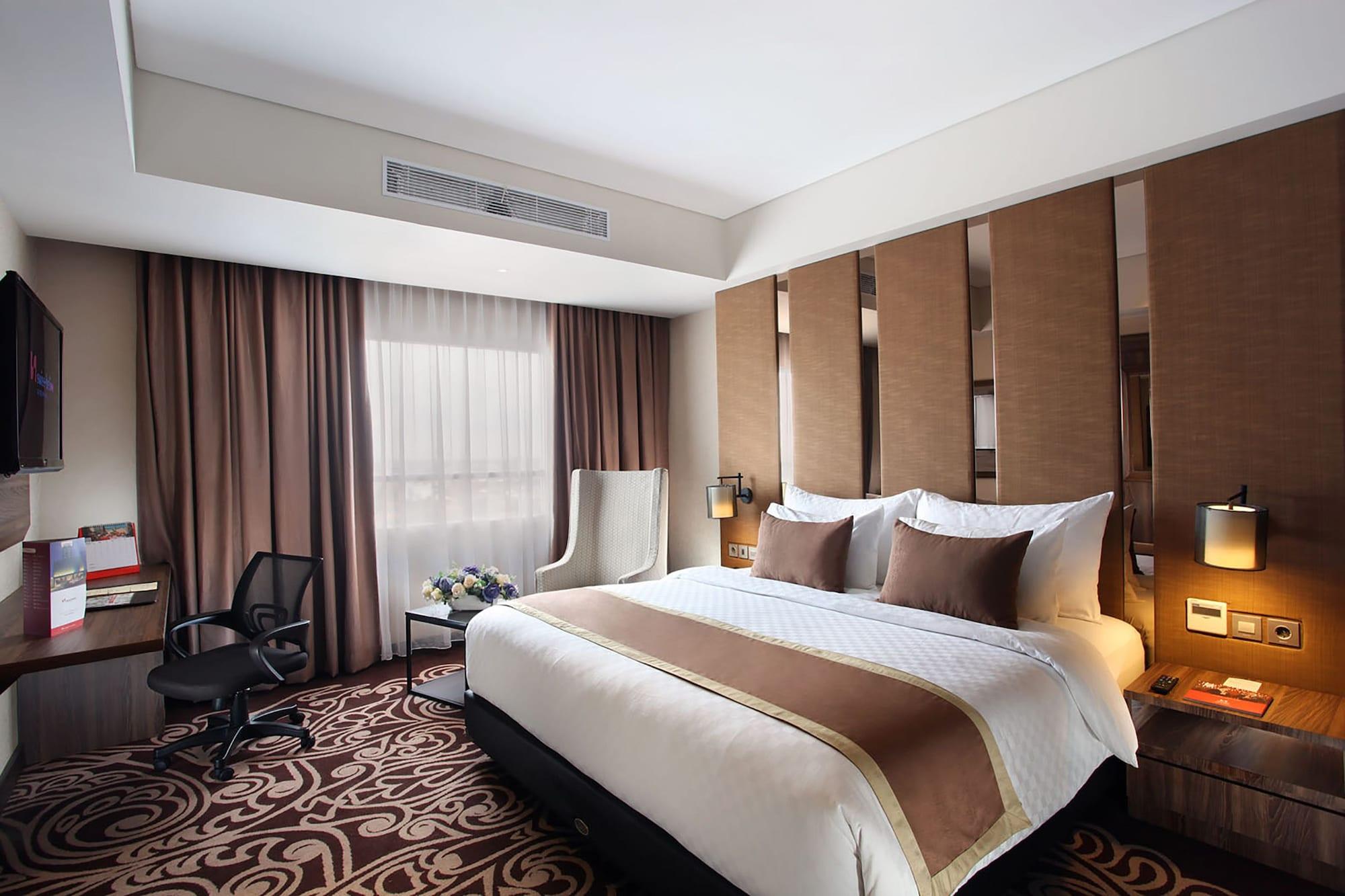 Swiss-Belinn Karawang Eksteriør billede