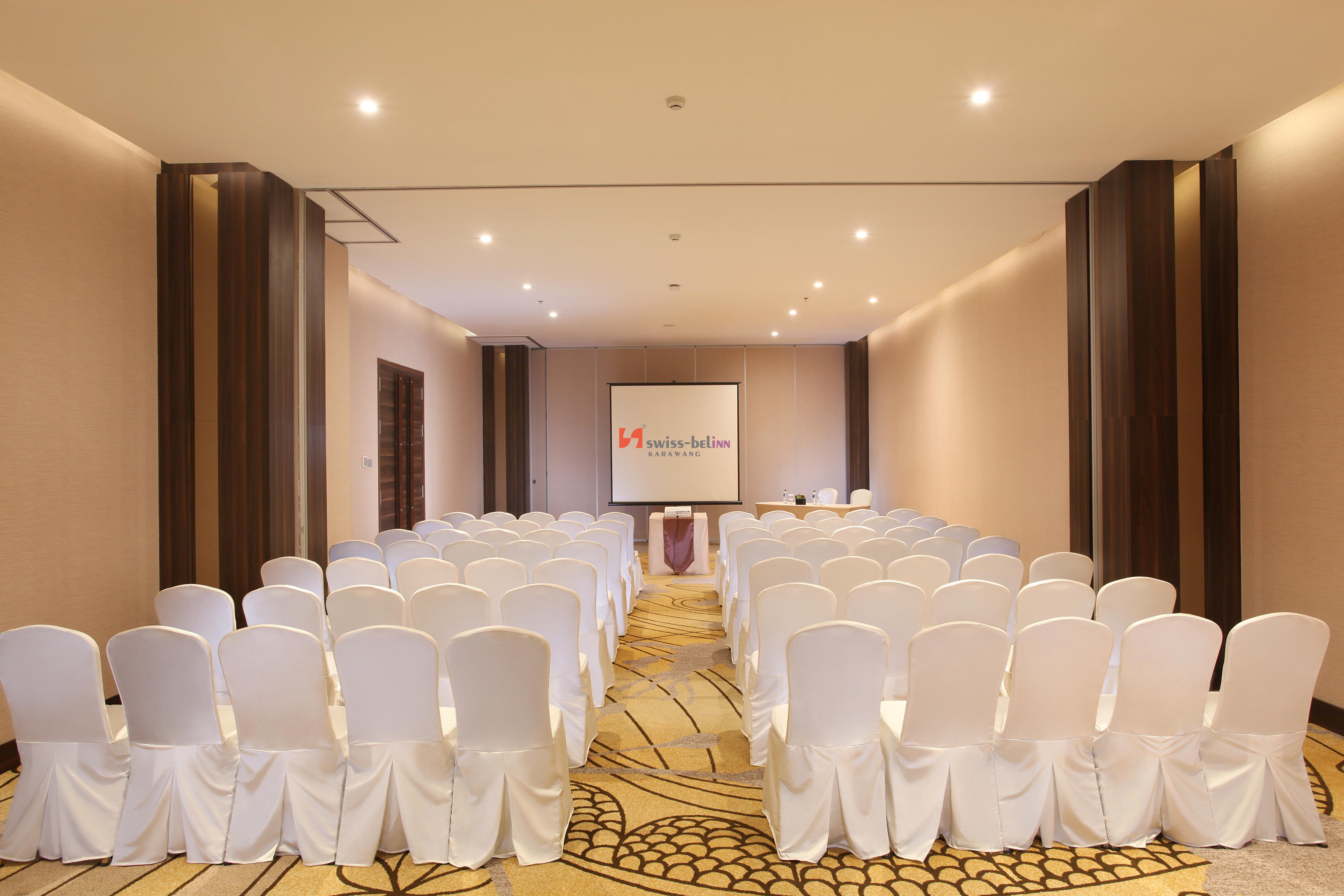 Swiss-Belinn Karawang Eksteriør billede