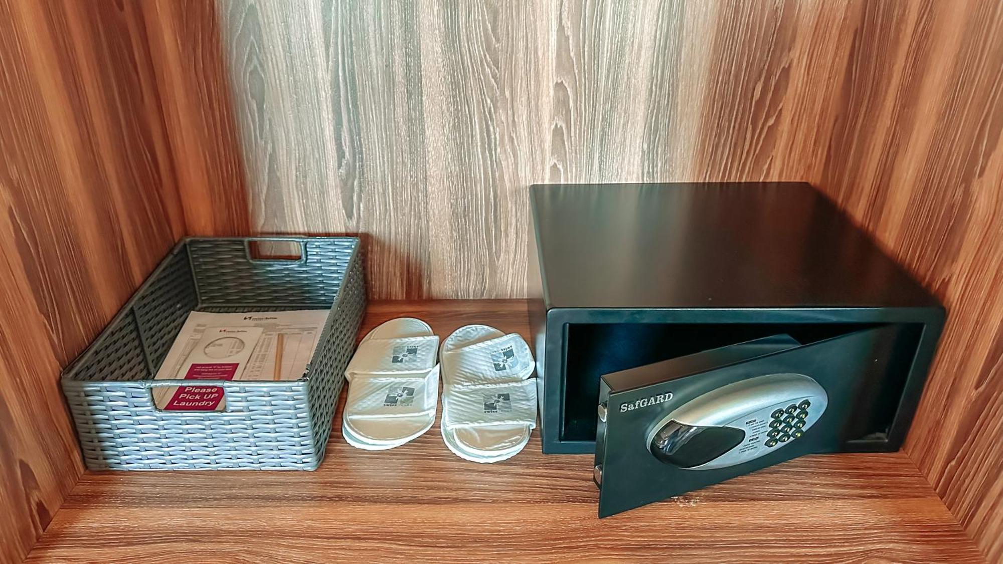 Swiss-Belinn Karawang Eksteriør billede