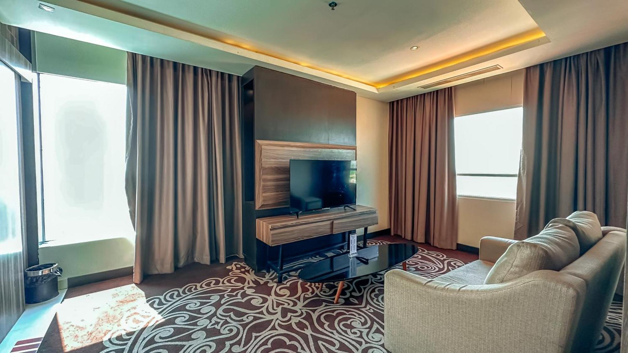 Swiss-Belinn Karawang Eksteriør billede