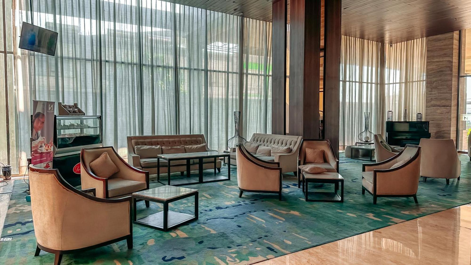 Swiss-Belinn Karawang Eksteriør billede