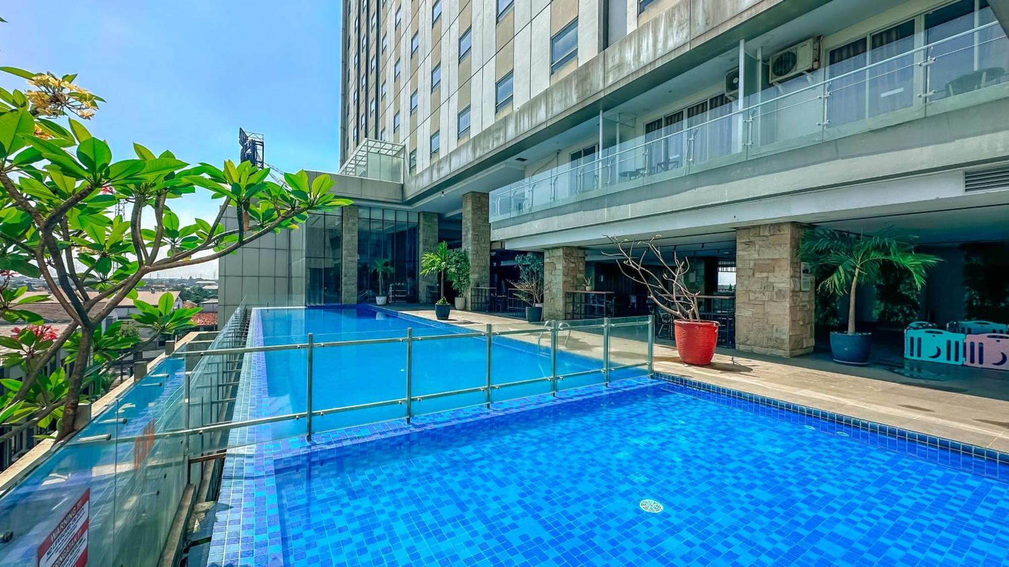 Swiss-Belinn Karawang Eksteriør billede