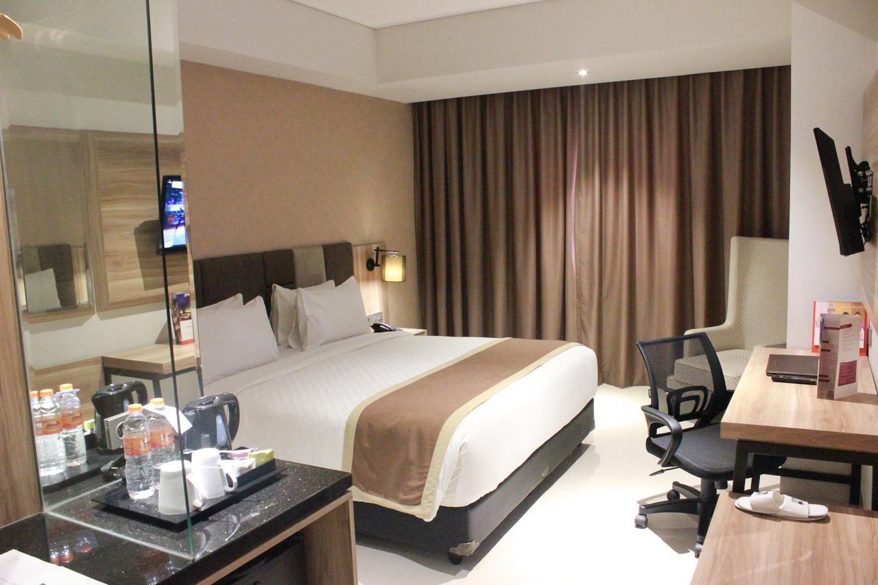 Swiss-Belinn Karawang Eksteriør billede